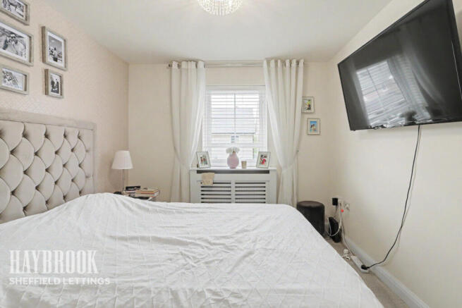 4 bed Detached to rent Image 12