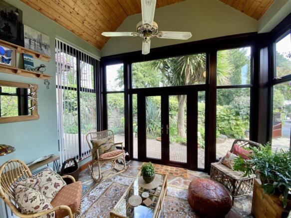 GARDEN ROOM