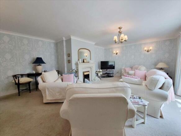 Lounge: