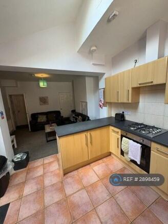 1 bed House Share to rent Image 5