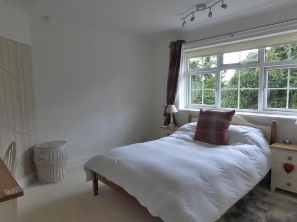 Bedroom 1.JPG