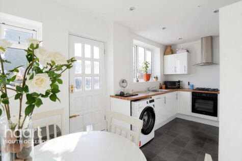 Avontar Road, South Ockendon