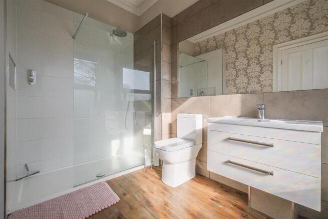 5 bed Terraced for sale Image 8