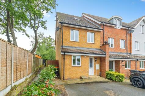 Laurel Mews, Leighton Buzzard