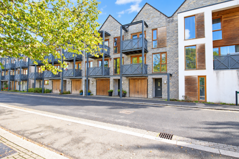 Couture Grove, Street