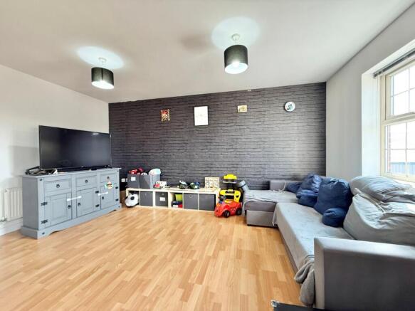 2 bed Flat to rent Image 6