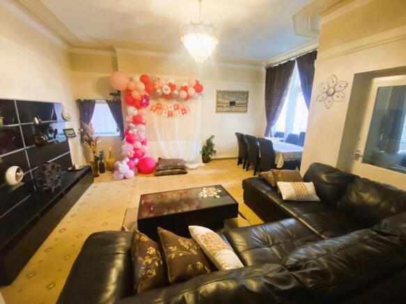 5 bed Semi-Detached for sale Image 7