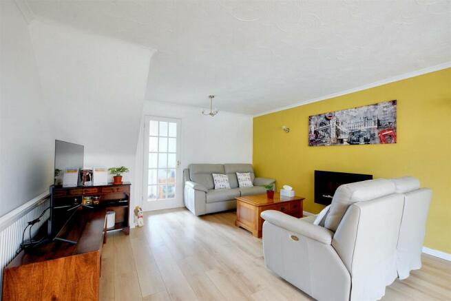 Living Room_2.jpeg