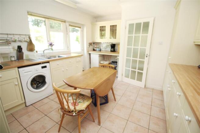 Kitchen/B'fast Room
