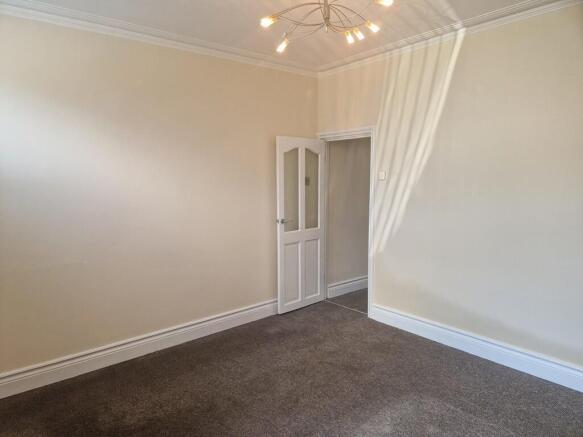 2 bed Terraced to rent Image 9