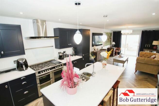 DESIRABLE OPEN PLAN FITTED KITCHEN / LOUNGE / DINE