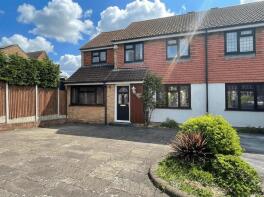 25, Troopers Drive, Romford RM3 9DE