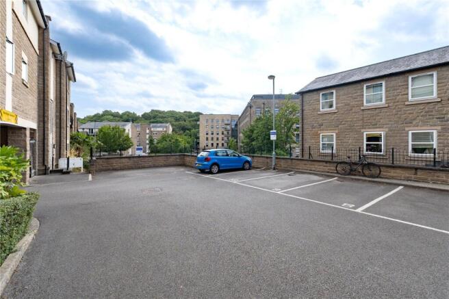2 bed Apartment for sale Image 12