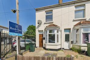 100, London Road, Stone DA2 6AX