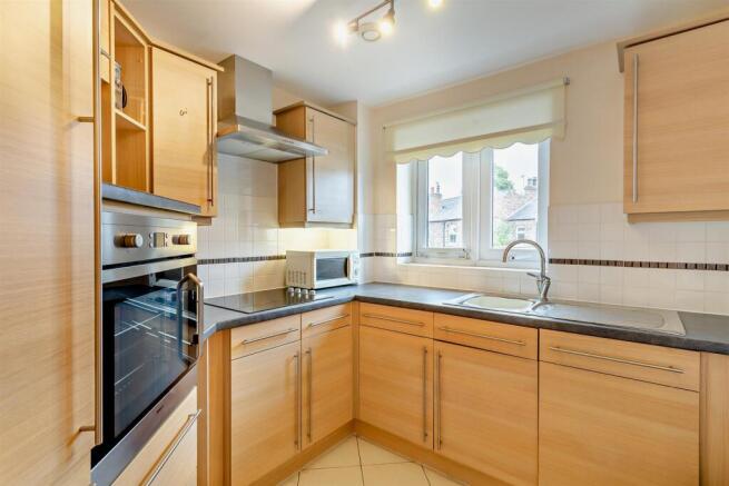 2 bed Apartment for sale Image 7