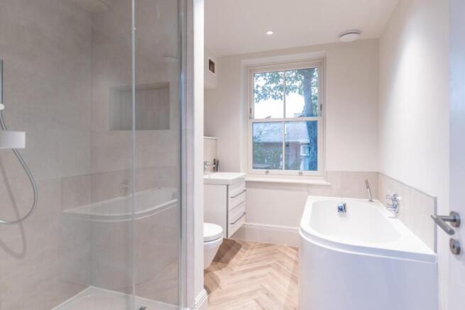 3 bed Apartment for sale Image 6