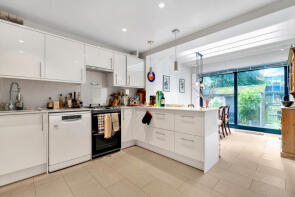3, Rosedale Court, London N5 1TG