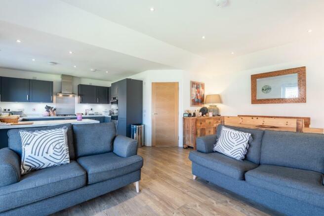 LOUNGE TO KITCHEN