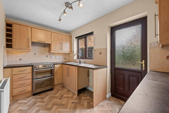 2 bed Semi-Detached for sale Image 6