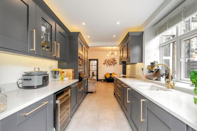 4 bed Terraced for sale Image 7