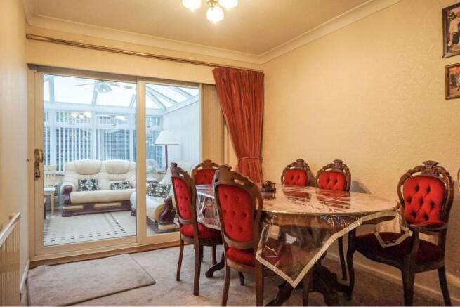 Lounge/Dining Room