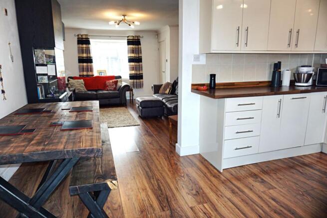 Lounge/Dining Room
