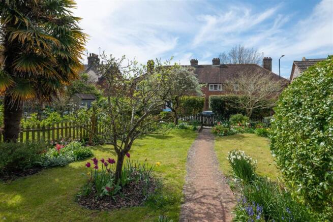 2 Garden Cottages BN7 2BU-3.jpg