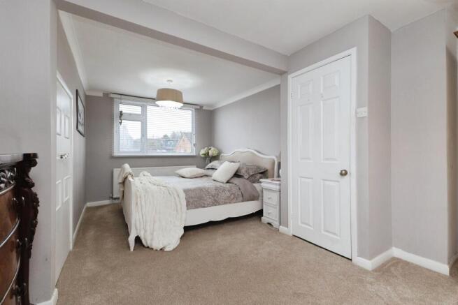 3 bed Semi-Detached Bungalow for sale Image 10