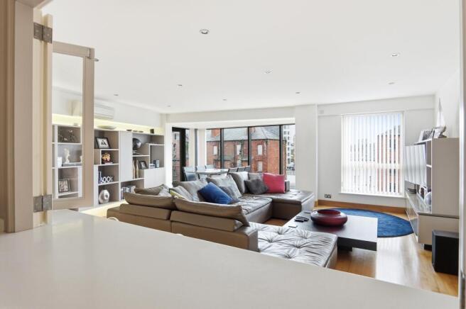 2 bed Apartment for sale Image 11