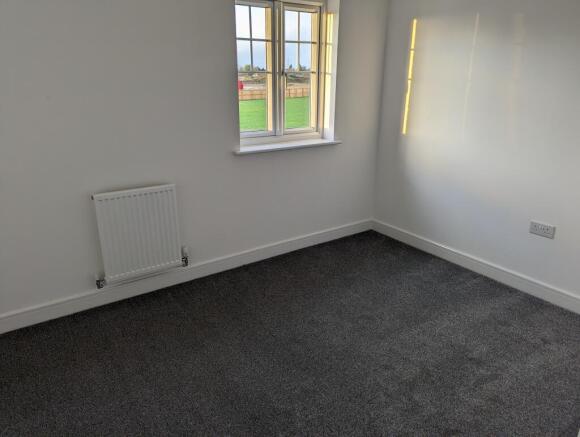 2 bed Semi-Detached to rent Image 5