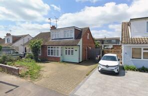 52, Nutcombe Crescent, Rochford SS4 1RT