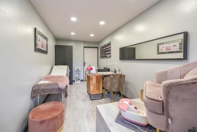 DOUBLE GARAGE