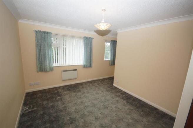 Bedroom 1.JPG