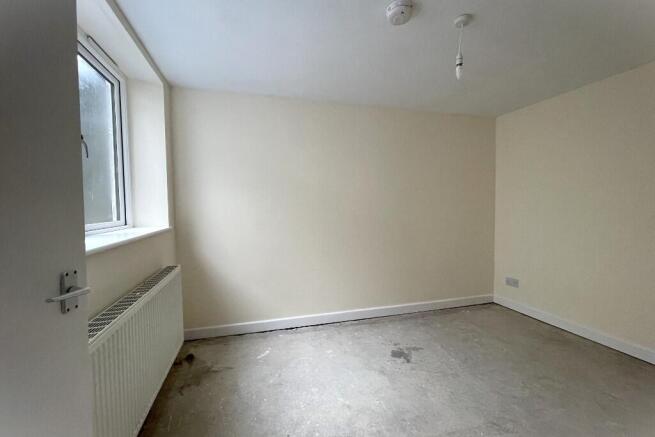 1 bed Ground Flat for sale Image 6