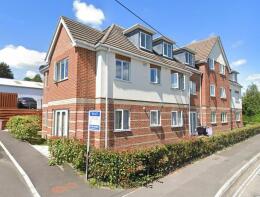 Flat 8, 62 Sundays Hill Court, Bursledon Road, Southampton SO30 0BZ