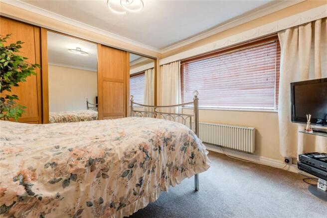3 bed Apartment for sale Image 5