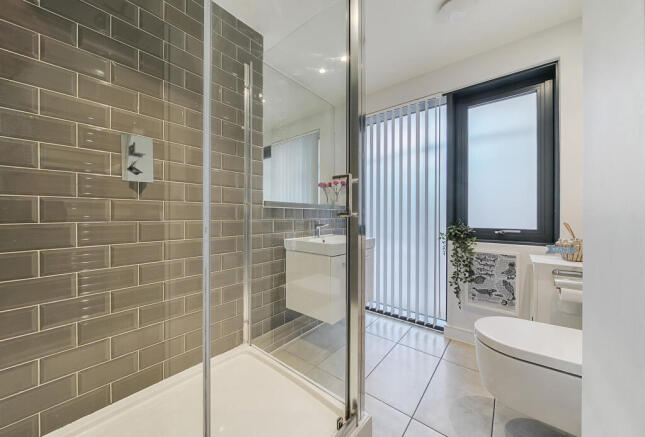 1335356-3-68932b6...