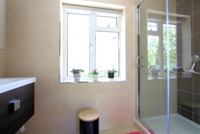 En-suite Shower .jpg