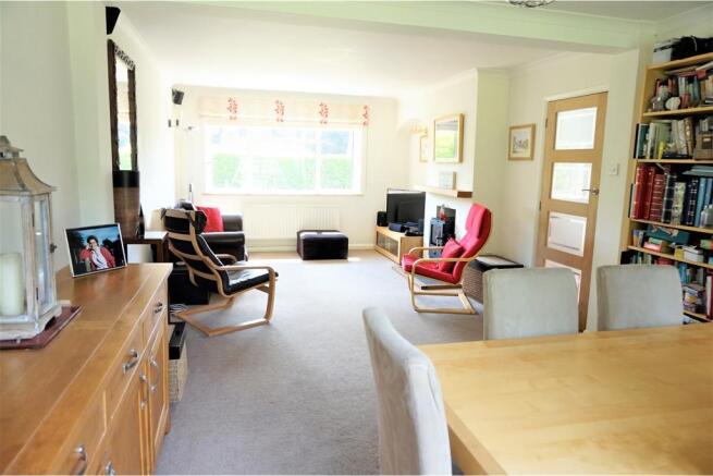 Lounge/Dining Room