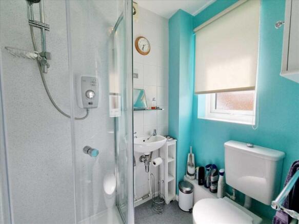 Shower Room: