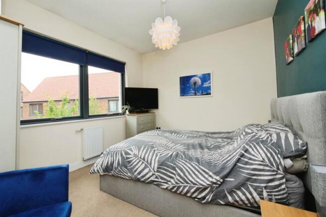 3 bed Semi-Detached for sale Image 10