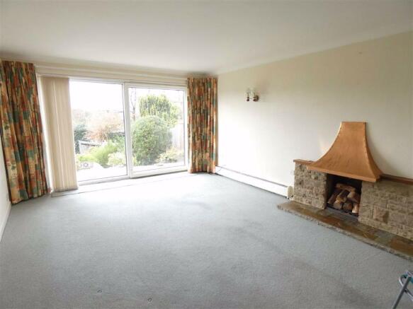 SPACIOUS LOUNGE