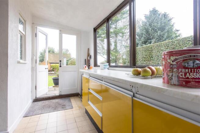 5 bed House for sale Image 10