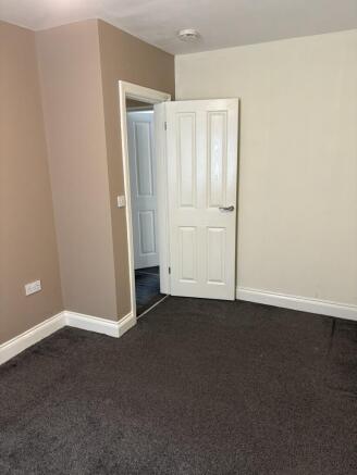 2 bed Ground Flat to rent Image 7