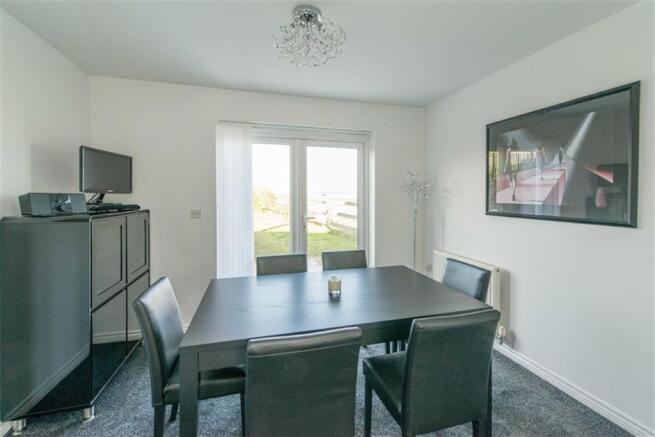 SEPARATE DINING ROOM