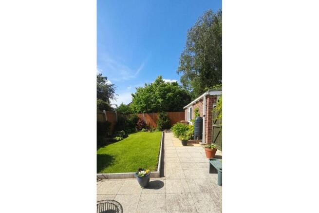 2 bed Semi-Detached Bungalow for sale Image 4