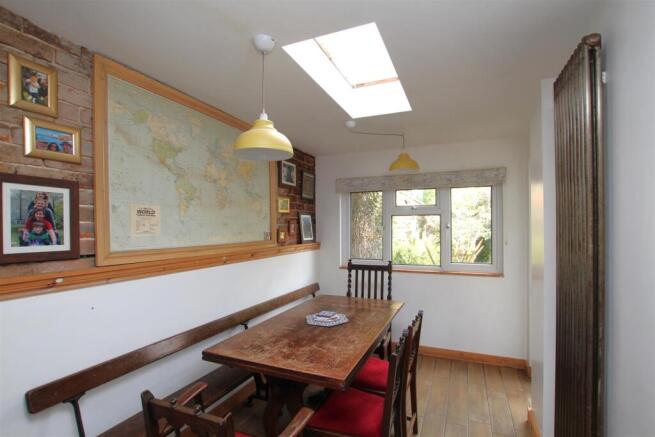 Dining Area.JPG