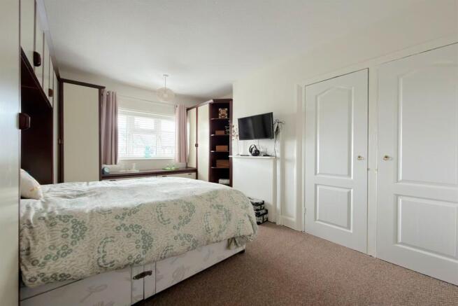 3 bed Terraced for sale Image 11