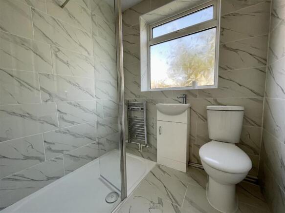 SHOWER ROOM/WC