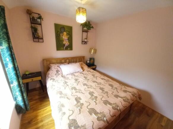 BEDROOM 2
